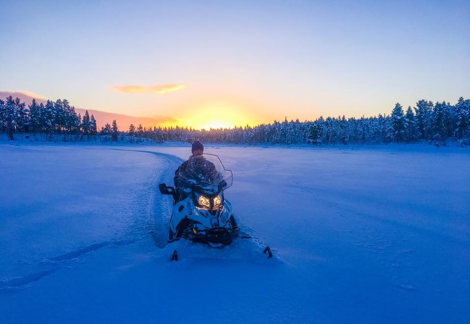 Snöskoterturer